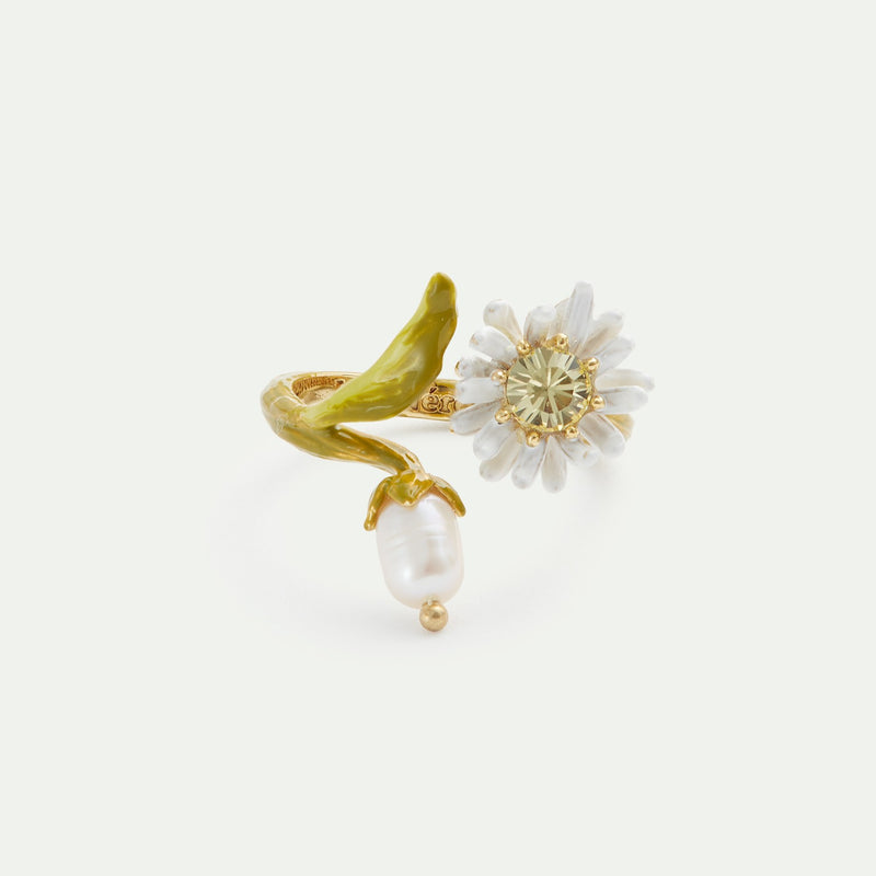 WHITE & GREEN DAISY, MOTHER OF PEARL ADJUSTABLE RING