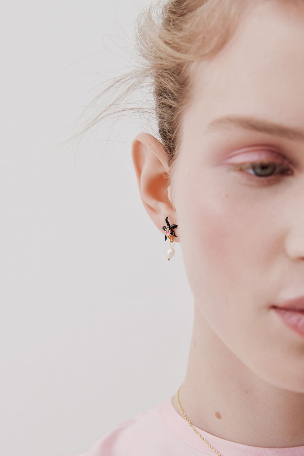 BLACK ORCHID & CULTERED PEARL EARRINGS