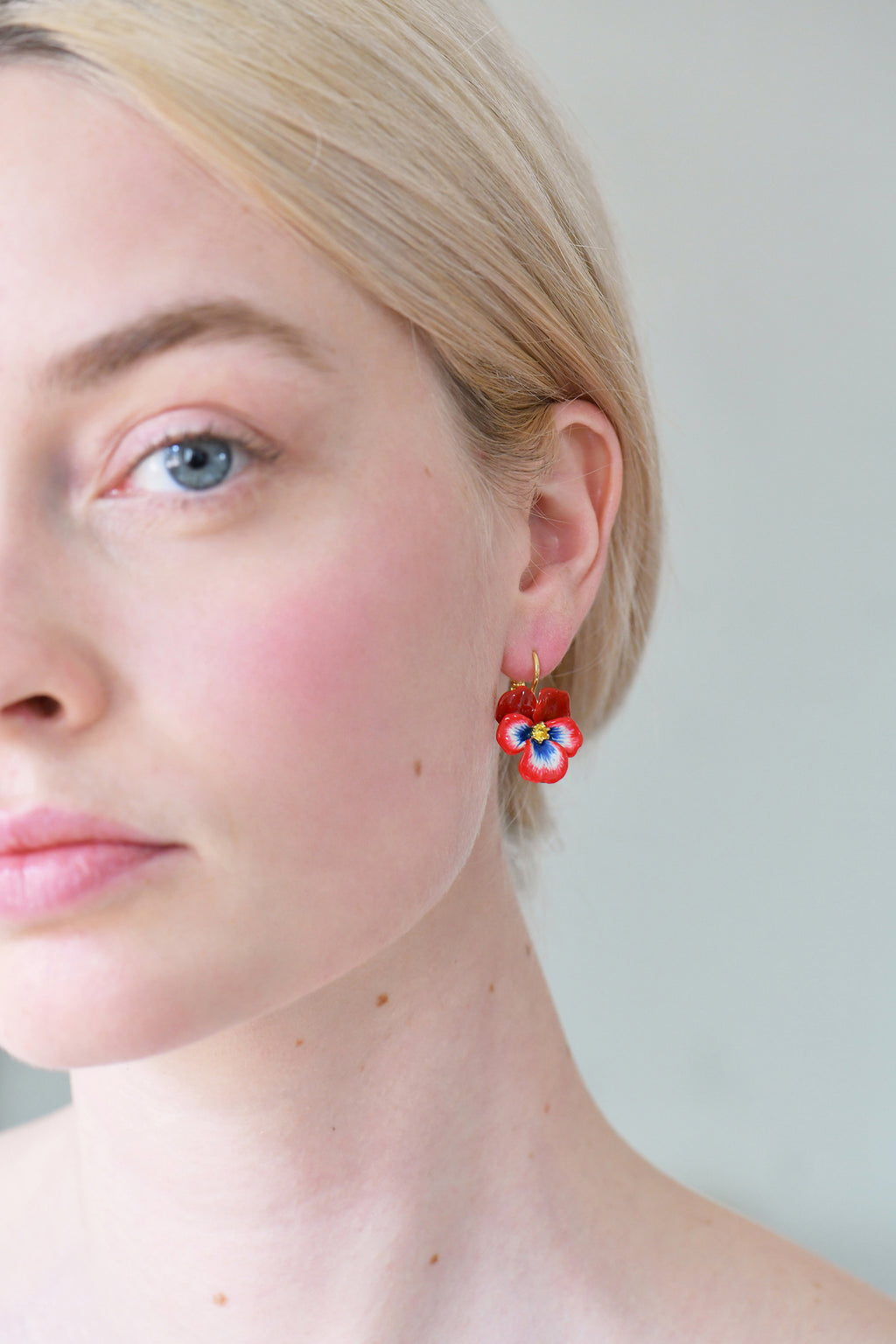 RED PANSY AND FACETED CRYSTAL STUD EARRINGS